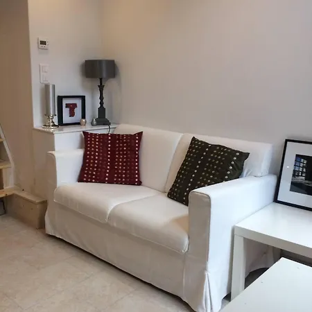 Appartamento Lovely Little Duplex House *