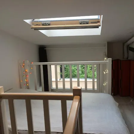 Lovely Little Duplex House Appartamento Parigi