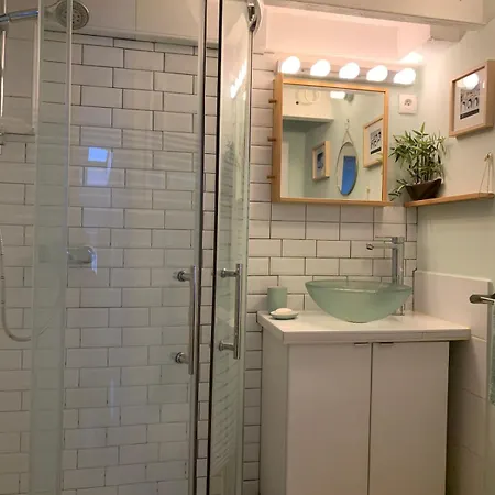 Lovely Little Duplex House Appartamento Parigi