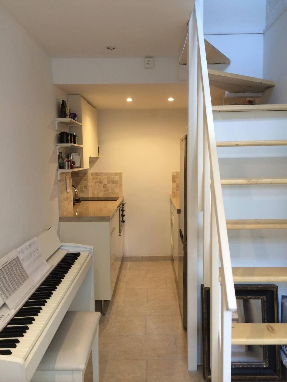 Lovely Little Duplex House *